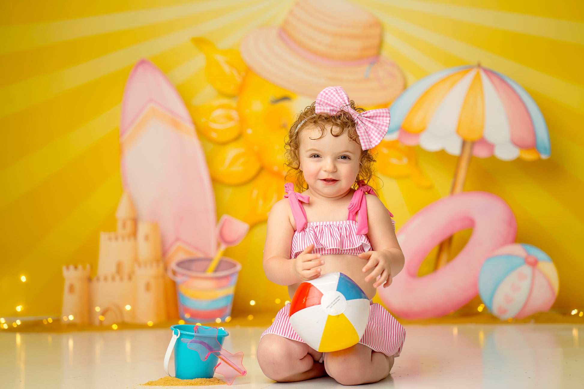 Vibrant Summer Beach Photograp - Toys Background For Kids recension och pris